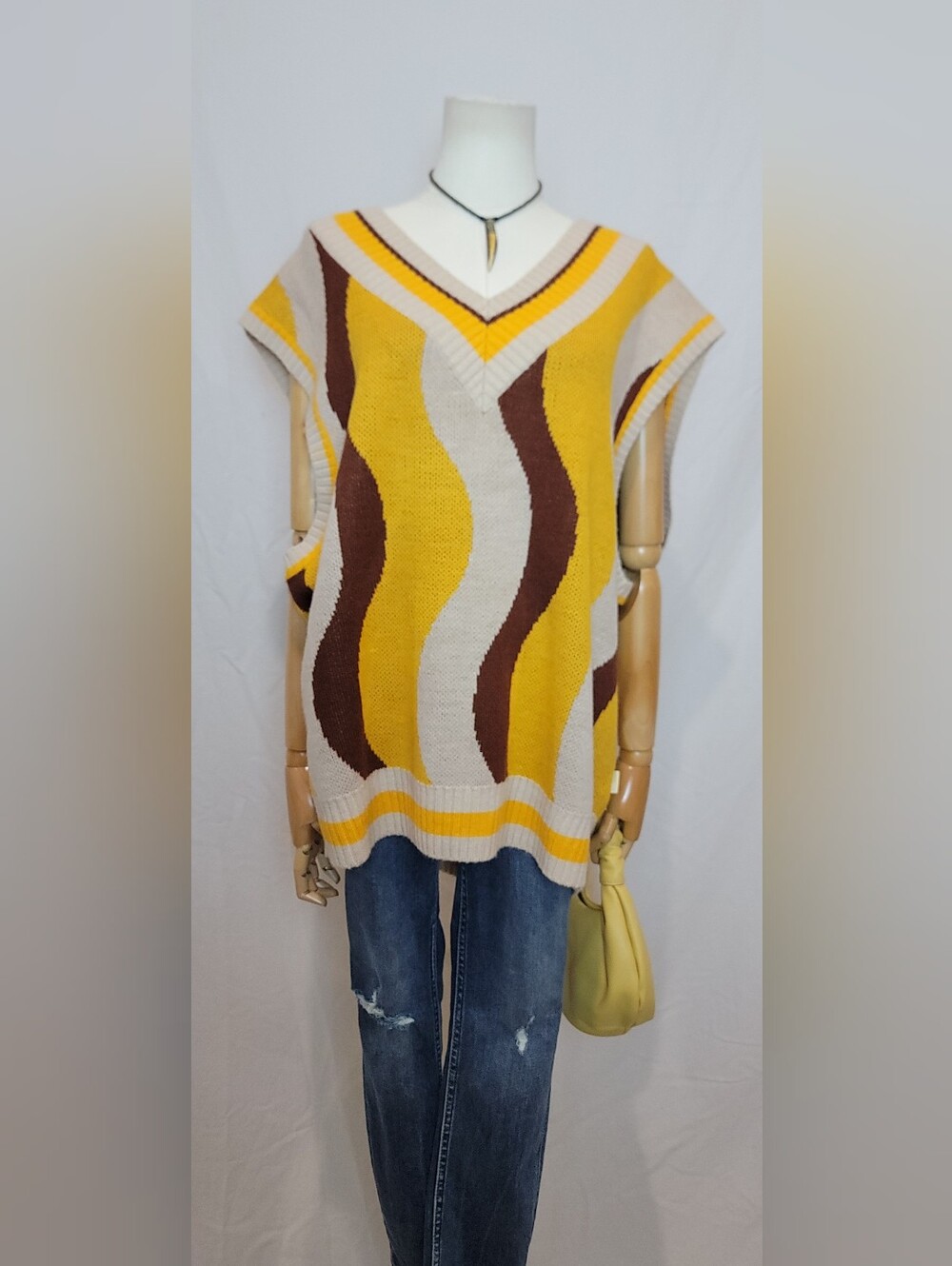 Urban Outfitters Retro Oversized Wavy Knit Sweater Vest Mens, Size Large
